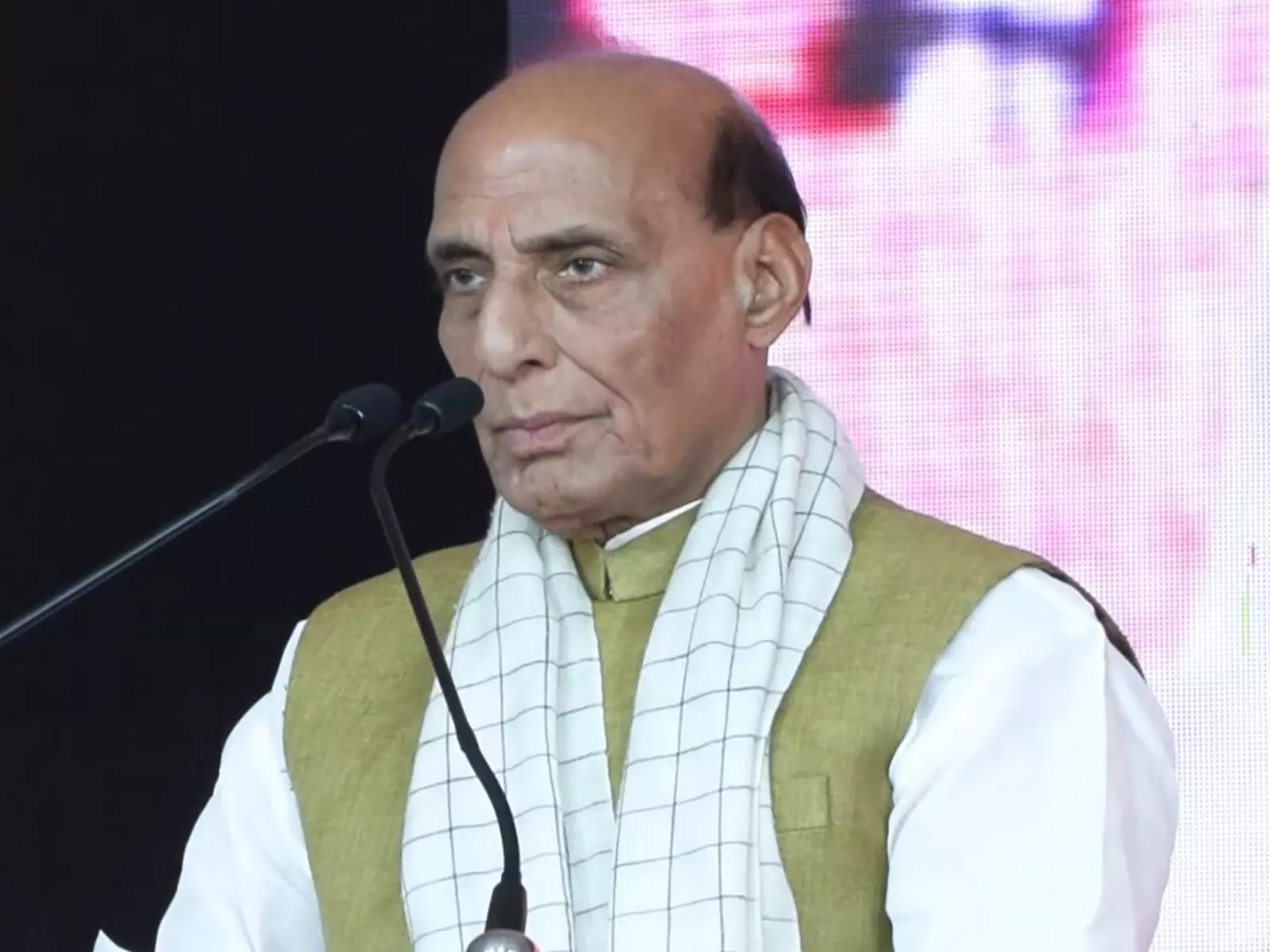 केरल विधानसभा चुनाव: राजनाथ सिंह ने LDF और UDF पर दशकों से लोगों को धोखा देने का आरोप लगाया केरल विधानसभा चुनाव: राजनाथ सिंह ने LDF और UDF पर दशकों से लोगों को धोखा देने का आरोप लगाया