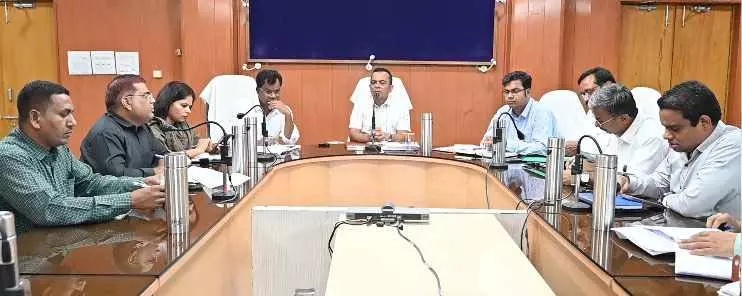 ग्रामीण स्वच्छता अभियान की प्रगति परखने कलेक्टर महोबे ने ली समीक्षा बैठक ग्रामीण स्वच्छता अभियान की प्रगति परखने कलेक्टर महोबे ने ली समीक्षा बैठक