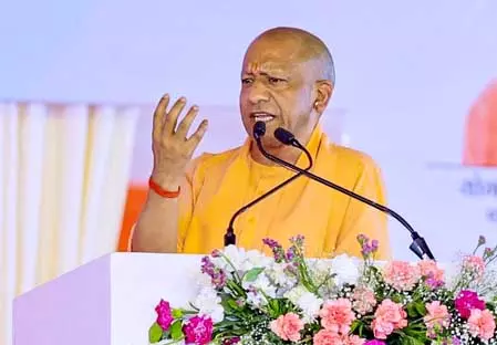 निर्माण कार्यों में लाएं तेजी, गुणवत्ता का रखें पूरा ध्यान: मुख्यमंत्री योगी निर्माण कार्यों में लाएं तेजी, गुणवत्ता का रखें पूरा ध्यान: मुख्यमंत्री योगी