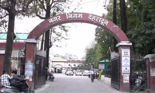 Dehradun: अनुपस्थित सफाई कर्मियों पर महापौर ने मांगी रिपोर्ट