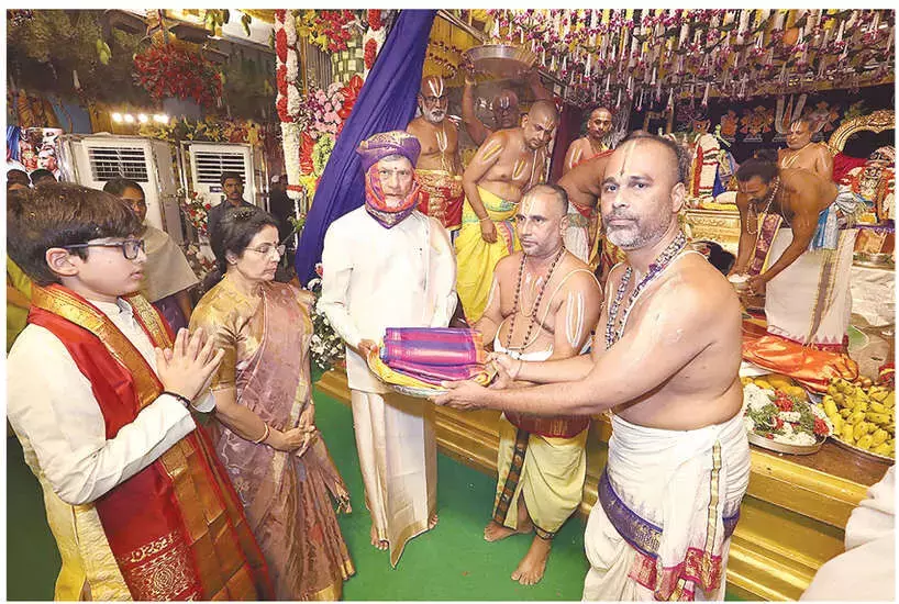 Andhra: वोंटीमिट्टा में श्री सीता राम के दिव्य विवाह पर भक्तिभाव Andhra: वोंटीमिट्टा में श्री सीता राम के दिव्य विवाह पर भक्तिभाव