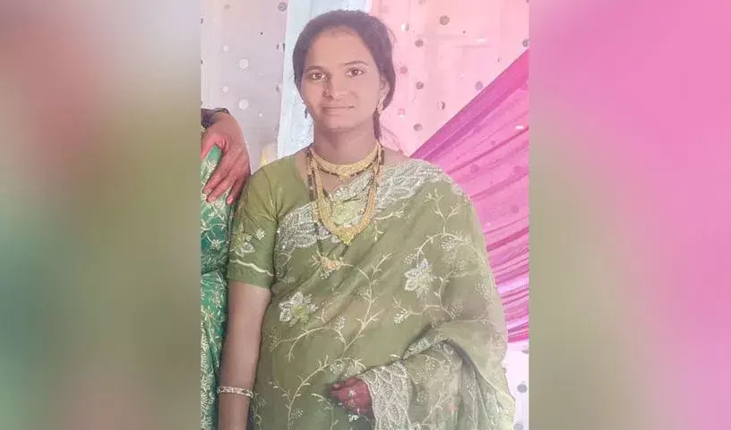 Hanamkonda में गर्भवती महिला और उसकी दो बेटियां स्विमिंग पूल में मृत मिलीं Hanamkonda में गर्भवती महिला और उसकी दो बेटियां स्विमिंग पूल में मृत मिलीं
