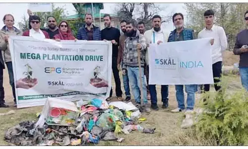 EPG, एसकेएएल कश्मीर ने बीरवाह में बड़े पैमाने पर पौधारोपण अभियान चलाया EPG, एसकेएएल कश्मीर ने बीरवाह में बड़े पैमाने पर पौधारोपण अभियान चलाया