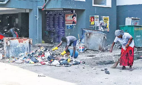 Chennai कॉर्पोरेशन ने अभी तक सोर्स पर कचरे को अलग करने का नियम लागू नहीं किया है Chennai कॉर्पोरेशन ने अभी तक सोर्स पर कचरे को अलग करने का नियम लागू नहीं किया है
