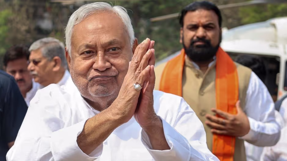 Patna: CM पद छोड़ने को तैयार नीतीश, फैसला BJP पर निर्भर