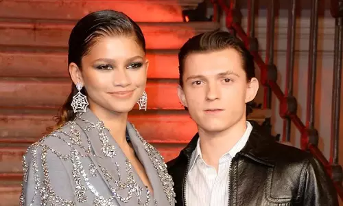 शादी की अफवाहों पर Zendaya: टॉम हॉलैंड के साथ शादी की बात को न तो कन्फर्म करेंगी और न ही मना करेंगी शादी की अफवाहों पर Zendaya: टॉम हॉलैंड के साथ शादी की बात को न तो कन्फर्म करेंगी और न ही मना करेंगी