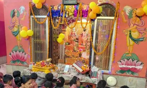 Farrukhabad: हनुमान जयंती पर भक्तों का जनसैलाब, जयंती पर मंदिरों में गूंजे जयकारे Farrukhabad: हनुमान जयंती पर भक्तों का जनसैलाब, जयंती पर मंदिरों में गूंजे जयकारे