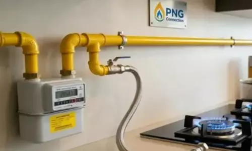 LPG सप्लाई की चिंताओं के बीच ओडिशा शहरी इलाकों में तेज़ी से PNG रोलआउट की योजना बना रहा है LPG सप्लाई की चिंताओं के बीच ओडिशा शहरी इलाकों में तेज़ी से PNG रोलआउट की योजना बना रहा है