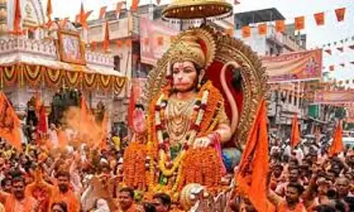 Bhopal: शोभायात्राओं के साथ हनुमान जन्मोत्सव मनाया गया