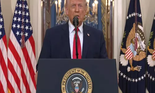 थोड़ी हिम्मत जुटाओ: Trump ने सहयोगियों से ईरान से हॉरमुज़ जलडमरूमध्य को वापस लेने का आग्रह किया