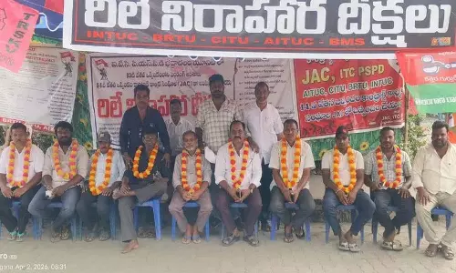 कॉन्ट्रैक्ट वर्कर्स की चेतावनी: JAC ने ITC के खिलाफ़ संघर्ष तेज़ करने की धमकी दी कॉन्ट्रैक्ट वर्कर्स की चेतावनी: JAC ने ITC के खिलाफ़ संघर्ष तेज़ करने की धमकी दी