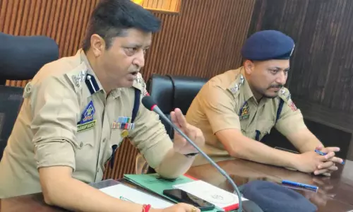 SSP डोडा ने नए तैनात PSI को अनुशासन और प्रोफेशनलिज्म के बारे में बताया SSP डोडा ने नए तैनात PSI को अनुशासन और प्रोफेशनलिज्म के बारे में बताया