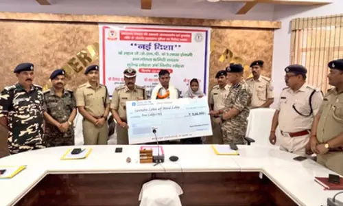 5 लाख के इनामी नक्सली सब-जोनल कमांडर सुरेंद्र लोहरा उर्फ टाइगर का सरेंडर