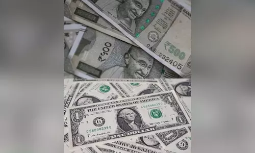 रुपए में 13 वर्षों में सबसे बड़ी तेजी, डॉलर के मुकाबले 93.10 के स्तर पर बंद रुपए में 13 वर्षों में सबसे बड़ी तेजी, डॉलर के मुकाबले 93.10 के स्तर पर बंद