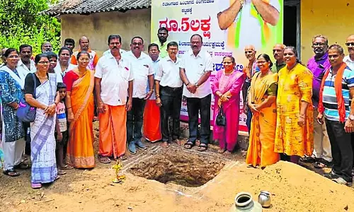 Karnataka : बड़ा ग्राम पंचायत में कार्यों का शिलान्यास Karnataka : बड़ा ग्राम पंचायत में कार्यों का शिलान्यास