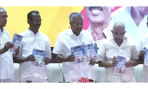 केरल चुनाव: LDF के घोषणापत्र में कल्याण पेंशन बढ़ाकर 3000 रुपये करने और घोर गरीबी को खत्म करने का वादा