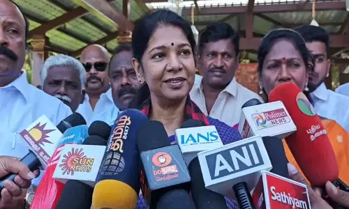 DMK की कनिमोझी ने दो सीटों से चुनाव लड़ने पर जताया समर्थन DMK की कनिमोझी ने दो सीटों से चुनाव लड़ने पर जताया समर्थन