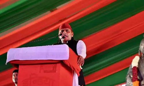 अखिलेश यादव का आरोप: Election आयोग पर चुनाव प्रभावित करने की कोशिश