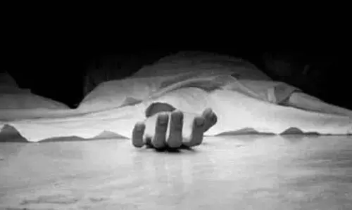 Karnataka Tragedy: प्रोफेसर के साथ अफेयर की अफवाहों के चलते मेडिकल स्टूडेंट ने सुसाइड कर लिया Karnataka Tragedy: प्रोफेसर के साथ अफेयर की अफवाहों के चलते मेडिकल स्टूडेंट ने सुसाइड कर लिया