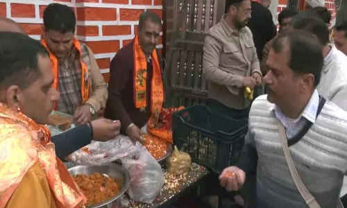 हनुमान जयंती पर जाखू हनुमान मंदिर में उमड़े श्रद्धालु, CM सुक्खू, पूर्व सीएम जय राम ठाकुर ने की पूजा-अर्चना हनुमान जयंती पर जाखू हनुमान मंदिर में उमड़े श्रद्धालु, CM सुक्खू, पूर्व सीएम जय राम ठाकुर ने की पूजा-अर्चना