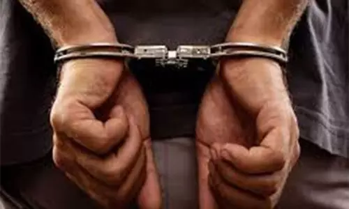 चंडीगढ़ पुलिस ने 75 करोड़ रुपये के IDFC फर्स्ट बैंक फ्रॉड केस में CREST के अकाउंटेंट को गिरफ्तार किया चंडीगढ़ पुलिस ने 75 करोड़ रुपये के IDFC फर्स्ट बैंक फ्रॉड केस में CREST के अकाउंटेंट को गिरफ्तार किया