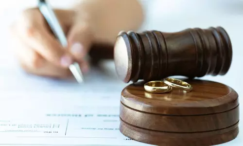 जंग लगी घड़ी, पतला सोना कोई केस नहीं, HC ने पति के खिलाफ ‘क्रूरता’ की FIR खारिज की