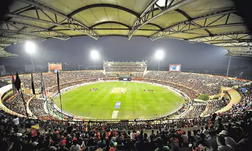 उप्पल स्टेडियम में IPL मैचों के लिए 2,000 पुलिस कर्मी तैनात उप्पल स्टेडियम में IPL मैचों के लिए 2,000 पुलिस कर्मी तैनात