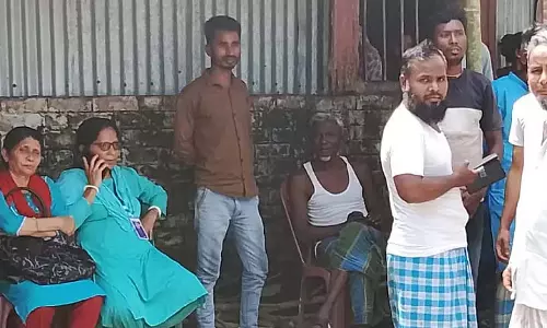 Supplementary list से नाम गायब होने पर मयनागुड़ी में तनाव बढ़ गया Supplementary list से नाम गायब होने पर मयनागुड़ी में तनाव बढ़ गया