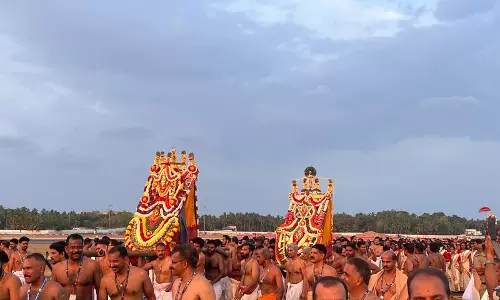तिरुवनंतपुरम हवाई अड्डे पर आस्था का मार्ग के कारण विमान परिचालन रोक तिरुवनंतपुरम हवाई अड्डे पर आस्था का मार्ग के कारण विमान परिचालन रोक