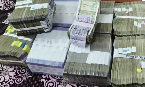 चुनावी चेकिंग के दौरान 22 लाख नकद जब्त, दस्तावेज न होने पर कार्रवाई चुनावी चेकिंग के दौरान 22 लाख नकद जब्त, दस्तावेज न होने पर कार्रवाई