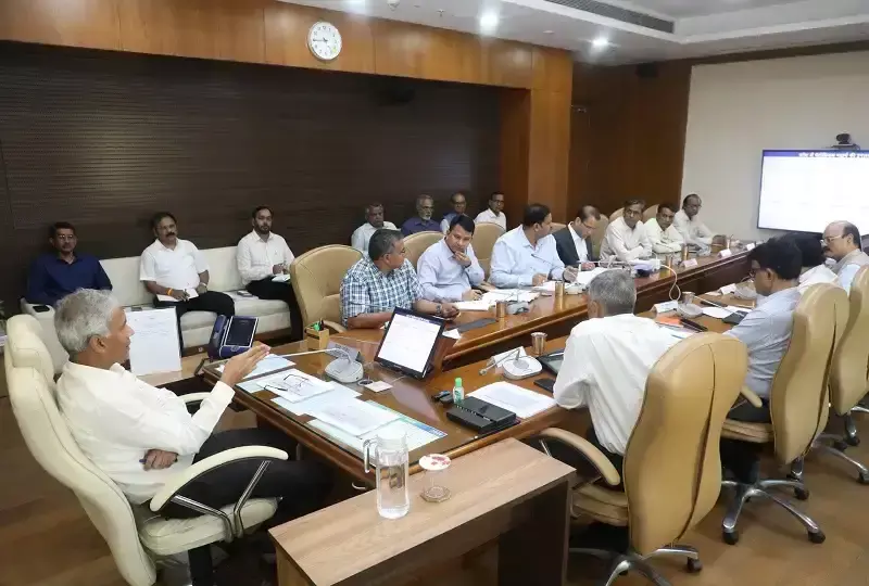 Bhopal: मुख्य सचिव ने पेट्रोलियम की पर्याप्त आपूर्ति की जानकारी दी Bhopal: मुख्य सचिव ने पेट्रोलियम की पर्याप्त आपूर्ति की जानकारी दी