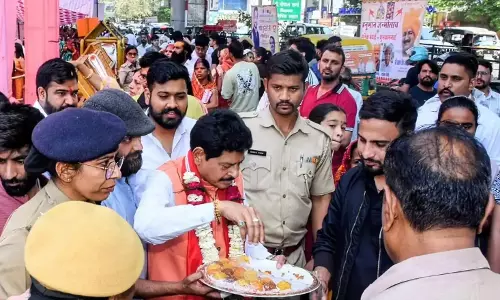 Jaipur: जयपुर में हनुमान जन्मोत्सव पर मंदिरों में भक्तों का सैलाब Jaipur: जयपुर में हनुमान जन्मोत्सव पर मंदिरों में भक्तों का सैलाब