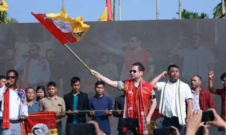 Tripura: प्रद्योत देबबर्मन ने दावा किया कि बांग्लादेश का चटगांव और कॉक्स बाजार ‘ग्रेटर टिपरालैंड’ का हिस्सा Tripura: प्रद्योत देबबर्मन ने दावा किया कि बांग्लादेश का चटगांव और कॉक्स बाजार ‘ग्रेटर टिपरालैंड’ का हिस्सा