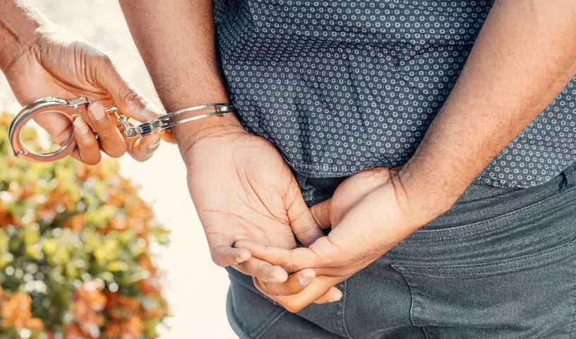Hyderabad: यदाद्री भुवनगिरी तुर्कापल्ली में छापे में गांजा के साथ पांच लोग गिरफ्तार Hyderabad: यदाद्री भुवनगिरी तुर्कापल्ली में छापे में गांजा के साथ पांच लोग गिरफ्तार