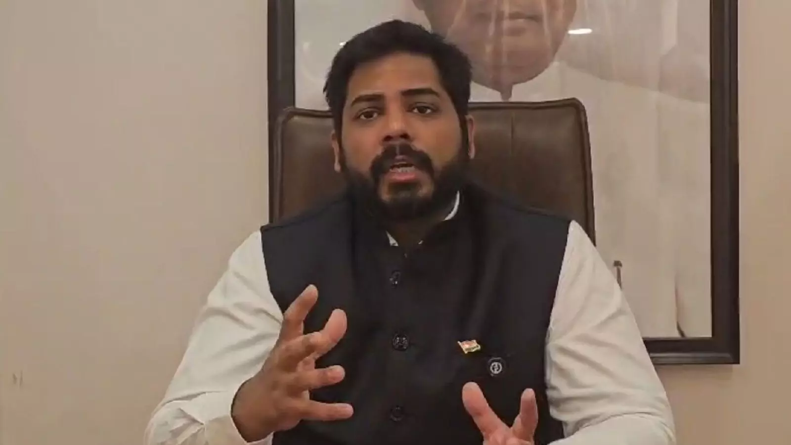 Centre ने वादों में तेलंगाना को धोखा दिया, पानी आंध्र प्रदेश भेजा: सांसद वामसी Centre ने वादों में तेलंगाना को धोखा दिया, पानी आंध्र प्रदेश भेजा: सांसद वामसी