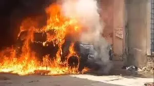 Jammu: तेल टैंकर में अचानक आग, नरवाल में हड़कंप Jammu: तेल टैंकर में अचानक आग, नरवाल में हड़कंप