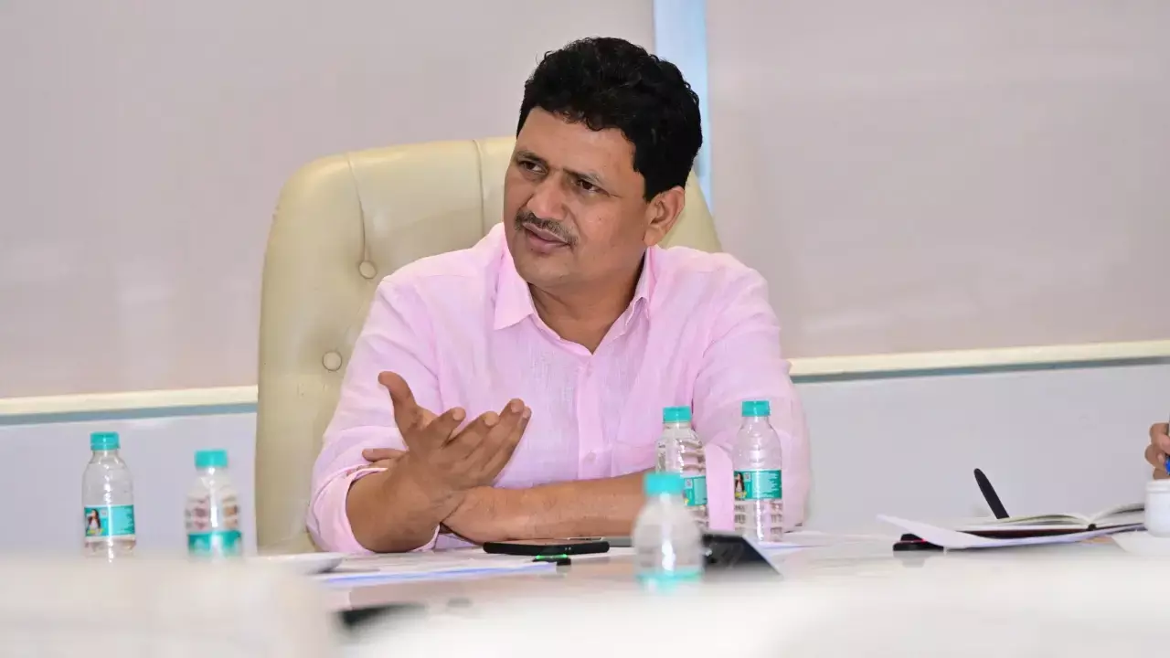 देशभर के श्रेष्ठ हेल्थकेयर मॉडल का अध्ययन कर सुधार की तैयारी : Health Minister देशभर के श्रेष्ठ हेल्थकेयर मॉडल का अध्ययन कर सुधार की तैयारी : Health Minister