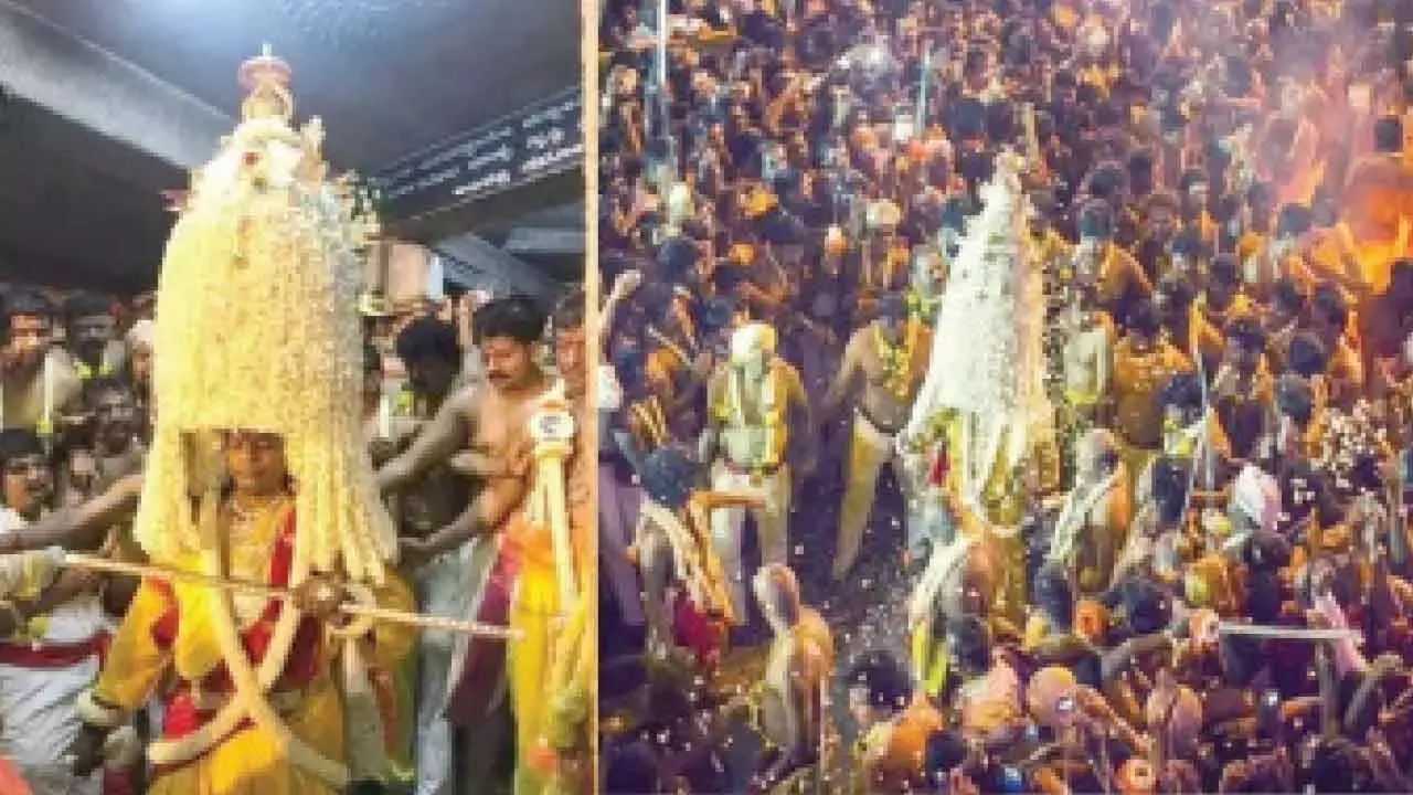 Karnataka: शहर मशहूर करागा जुलूस के लिए तैयार Karnataka: शहर मशहूर करागा जुलूस के लिए तैयार