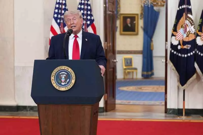 अभी डील करें या बड़े हमले झेलें: Trump ने Iran को दी नई चेतावनी अभी डील करें या बड़े हमले झेलें: Trump ने Iran को दी नई चेतावनी