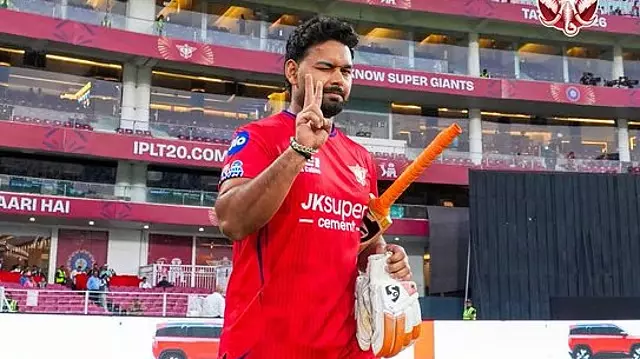 IPL 2026: ओपनर के तौर पर मैदान में उतरने के बावजूद लकी हैंड: LSG की हार नहीं रोक पाए ऋषभ पंत IPL 2026: ओपनर के तौर पर मैदान में उतरने के बावजूद लकी हैंड: LSG की हार नहीं रोक पाए ऋषभ पंत