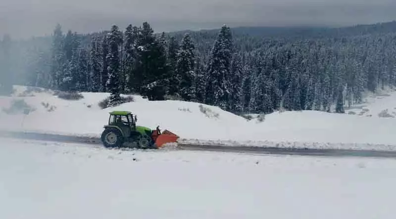 Jammu -Kashmir के टूरिस्ट ज़ोन में 200 से ज़्यादा अवैध कंस्ट्रक्शन पर रोक लगाई गई Jammu -Kashmir के टूरिस्ट ज़ोन में 200 से ज़्यादा अवैध कंस्ट्रक्शन पर रोक लगाई गई