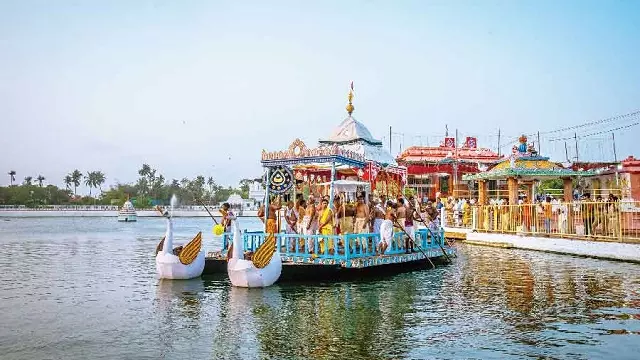 Puri: चंदन यात्रा की तैयारियां शुरू Puri: चंदन यात्रा की तैयारियां शुरू