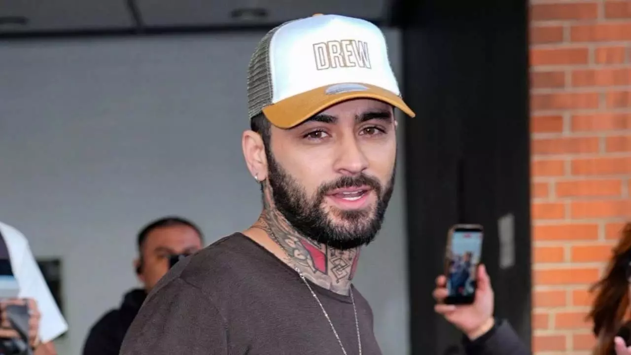 Zayn Malik ने बताया कि कैसे बेटी खाई उनके म्यूज़िक को प्रभावित करती है और उसकी रेटिंग करती Zayn Malik ने बताया कि कैसे बेटी खाई उनके म्यूज़िक को प्रभावित करती है और उसकी रेटिंग करती