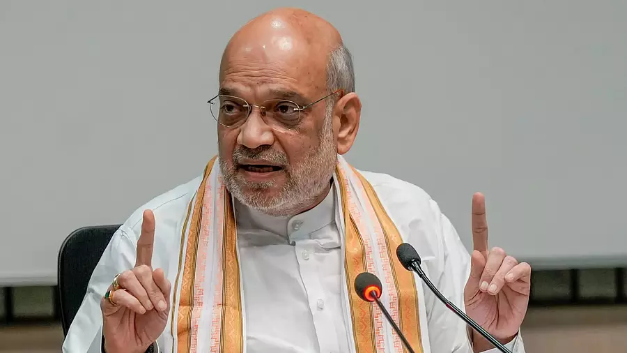 घुसपैठ के कारण पश्चिम बंगाल का अस्तित्व खतरे में: Amit Shah घुसपैठ के कारण पश्चिम बंगाल का अस्तित्व खतरे में: Amit Shah