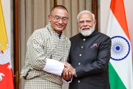 फ्यूल संकट के बीच भारत की मदद से भूटान गदगद, पीओएल- एलपीजी आपूर्ति के लिए जताया आभार फ्यूल संकट के बीच भारत की मदद से भूटान गदगद, पीओएल- एलपीजी आपूर्ति के लिए जताया आभार
