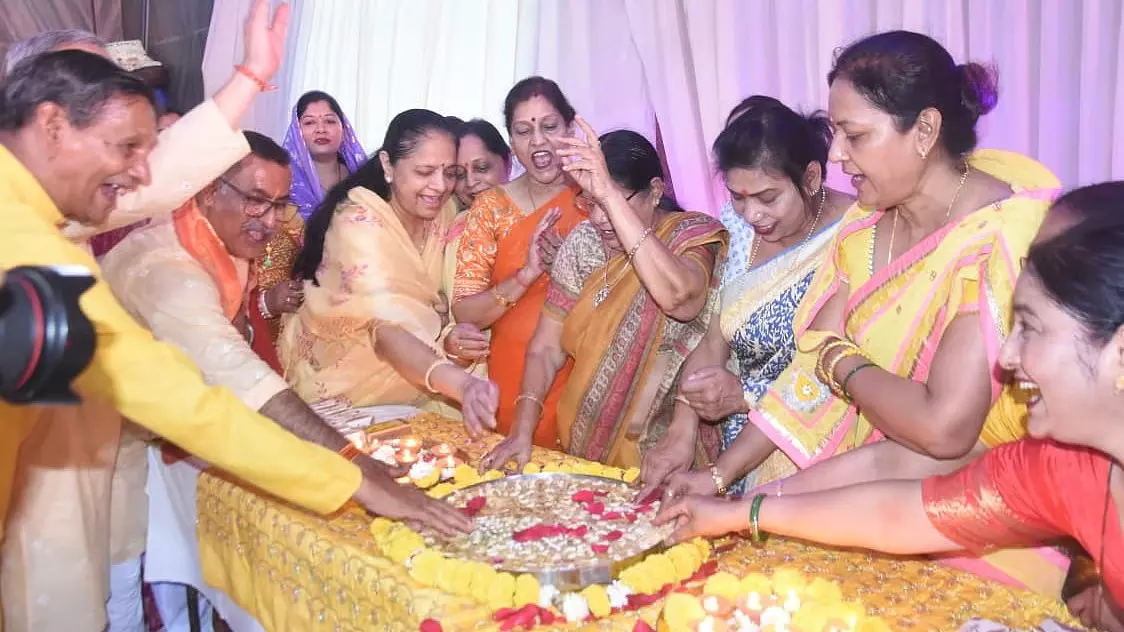Bhopal : शहर भर में भक्तिभाव से मनाई गई हनुमान जयंती और भंडारे Bhopal : शहर भर में भक्तिभाव से मनाई गई हनुमान जयंती और भंडारे