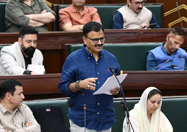 सरकार बाढ़ की निगरानी और जलवायु परिवर्तन से निपटने के उपायों को मजबूत कर रही है: Rana सरकार बाढ़ की निगरानी और जलवायु परिवर्तन से निपटने के उपायों को मजबूत कर रही है: Rana