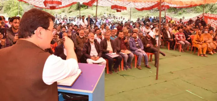 DC Udhampur ने बसंतगढ़ में जन संपर्क-सह-शिकायत निवारण शिविर लगाया DC Udhampur ने बसंतगढ़ में जन संपर्क-सह-शिकायत निवारण शिविर लगाया