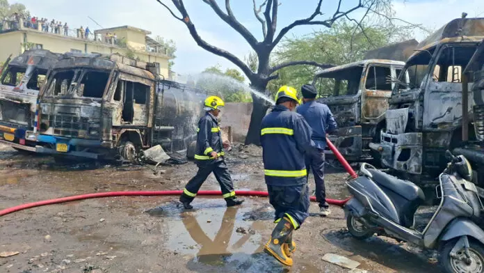 Narwal Area में तेल टैंकर में आग लगने से सात गाड़ियां क्षतिग्रस्त Narwal Area में तेल टैंकर में आग लगने से सात गाड़ियां क्षतिग्रस्त
