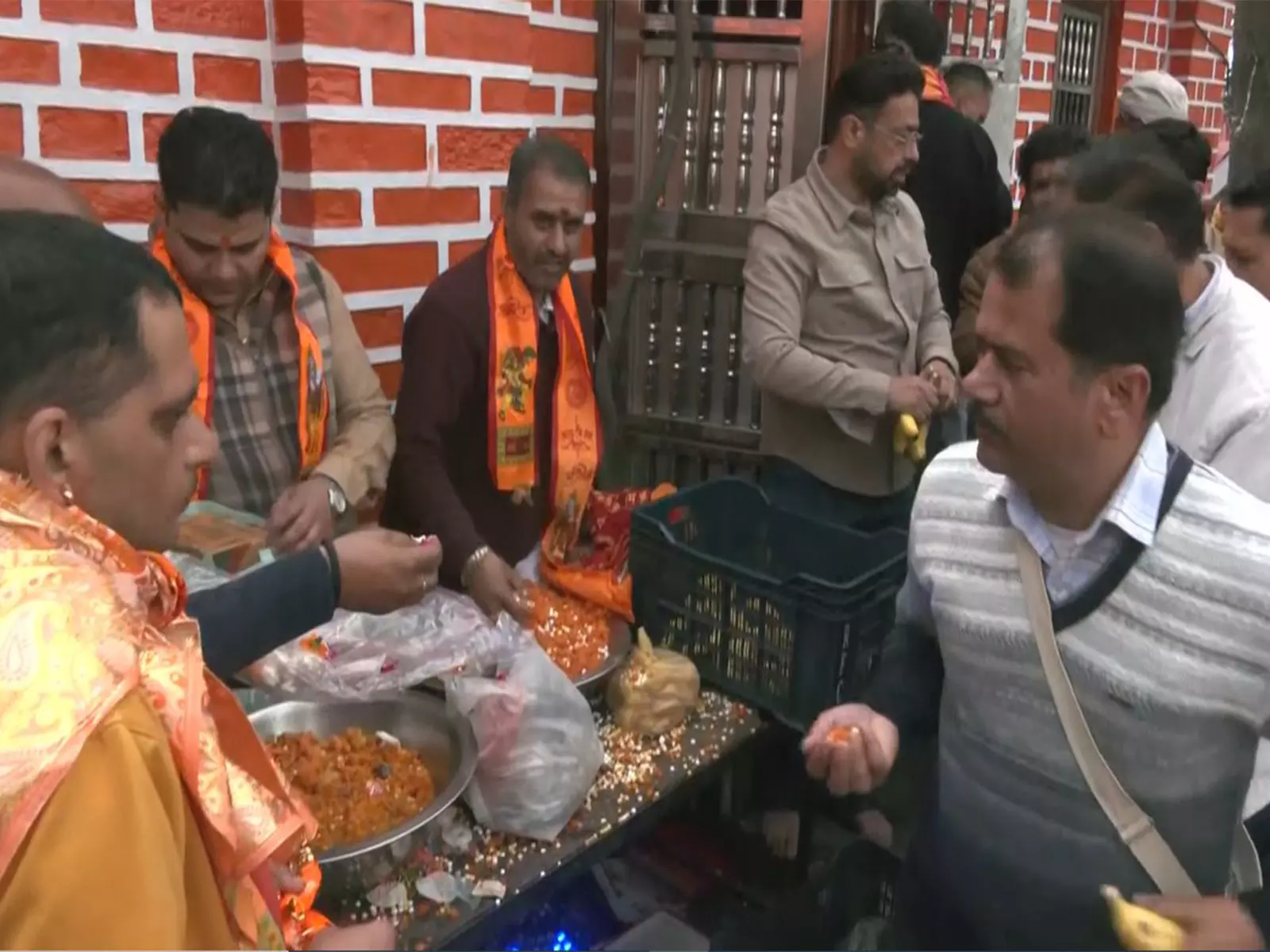 हनुमान जयंती पर जाखू हनुमान मंदिर में उमड़े श्रद्धालु, CM सुक्खू, पूर्व सीएम जय राम ठाकुर ने की पूजा-अर्चना हनुमान जयंती पर जाखू हनुमान मंदिर में उमड़े श्रद्धालु, CM सुक्खू, पूर्व सीएम जय राम ठाकुर ने की पूजा-अर्चना